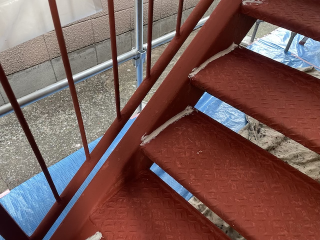 川口　鉄骨階段塗装工事　シーリング